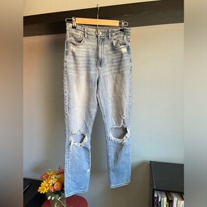 American Eagle stretch jeans size 6 rips